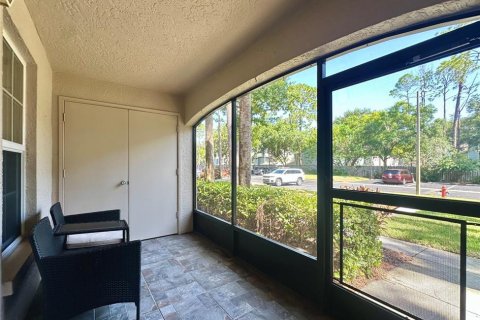 Condo in Palm Harbor, Florida, 2 bedrooms № 2217155 - photo 5