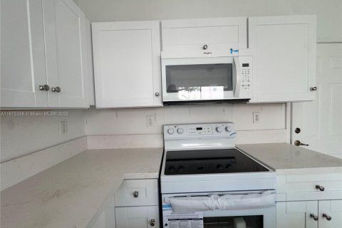 Townhouse in Homestead, Florida 4 bedrooms, 170.66 sq.m. № 1926890 - photo 8