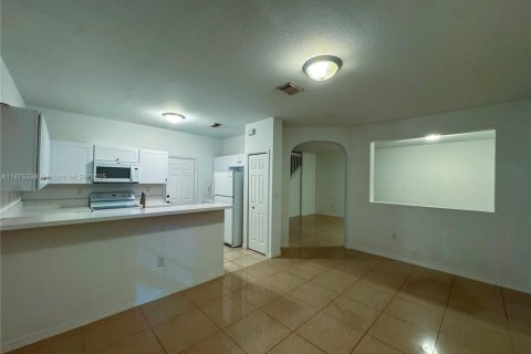 Townhouse in Homestead, Florida 4 bedrooms, 170.66 sq.m. № 1926890 - photo 17