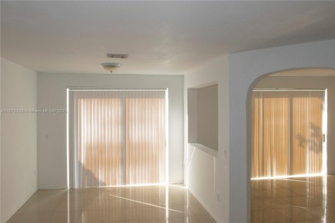 Townhouse in Homestead, Florida 4 bedrooms, 170.66 sq.m. № 1926890 - photo 29