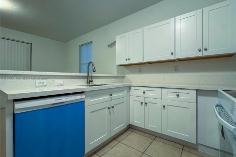 Townhouse in Homestead, Florida 4 bedrooms, 170.66 sq.m. № 1926890 - photo 10