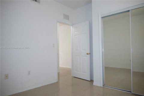 Townhouse in Homestead, Florida 4 bedrooms, 170.66 sq.m. № 1926890 - photo 26