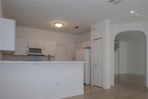 Townhouse in Homestead, Florida 4 bedrooms, 170.66 sq.m. № 1926890 - photo 22