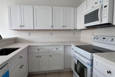 Townhouse in Homestead, Florida 4 bedrooms, 170.66 sq.m. № 1926890 - photo 9