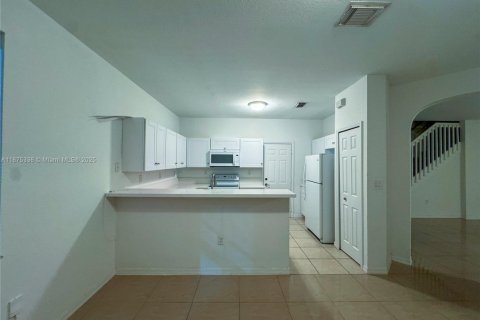 Townhouse in Homestead, Florida 4 bedrooms, 170.66 sq.m. № 1926890 - photo 19