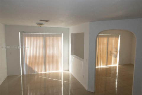 Townhouse in Homestead, Florida 4 bedrooms, 170.66 sq.m. № 1926890 - photo 30