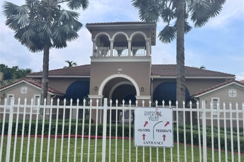 Townhouse in Homestead, Florida 4 bedrooms, 170.66 sq.m. № 1926890 - photo 3