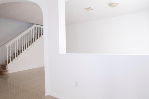 Townhouse in Homestead, Florida 4 bedrooms, 170.66 sq.m. № 1926890 - photo 24