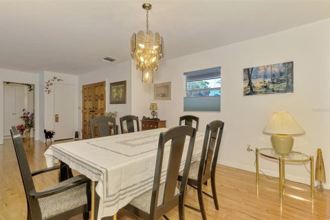 Villa ou maison à vendre à Sarasota, Floride: 2 chambres, 173.54 m2 № 1524727 - photo 9