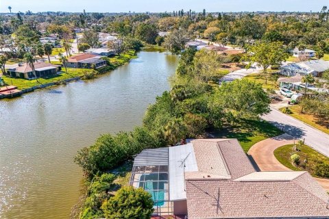 Villa ou maison à vendre à Sarasota, Floride: 2 chambres, 173.54 m2 № 1524727 - photo 3