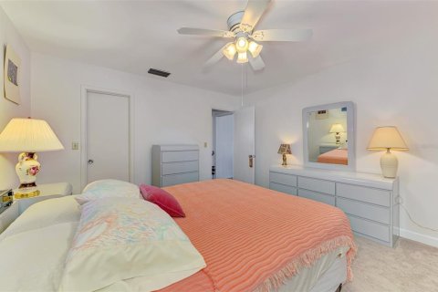 Villa ou maison à vendre à Sarasota, Floride: 2 chambres, 173.54 m2 № 1524727 - photo 13