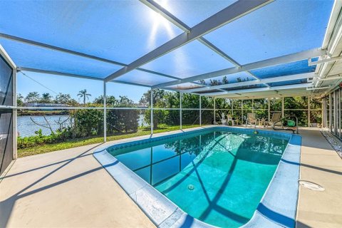 Villa ou maison à vendre à Sarasota, Floride: 2 chambres, 173.54 m2 № 1524727 - photo 2