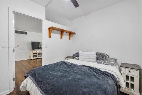 Condo in Miami Beach, Florida, 1 bedroom  № 2022683 - photo 13