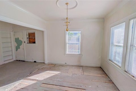 House in Saint Petersburg, Florida 4 bedrooms, 180.88 sq.m. № 2221917 - photo 4