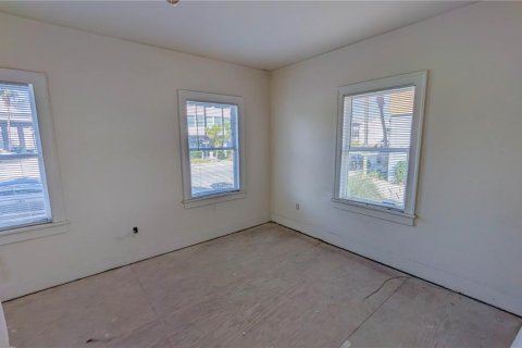 House in Saint Petersburg, Florida 4 bedrooms, 180.88 sq.m. № 2221917 - photo 26