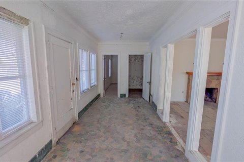 House in Saint Petersburg, Florida 4 bedrooms, 180.88 sq.m. № 2221917 - photo 20