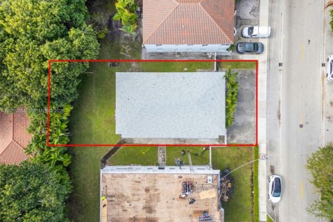 Commercial property in Miami, Florida 260.41 sq.m. № 2090216 - photo 22