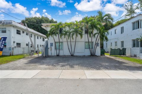 Commercial property in Miami, Florida 260.41 sq.m. № 2090216 - photo 2