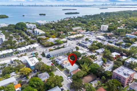 Commercial property in Miami, Florida 260.41 sq.m. № 2090216 - photo 19
