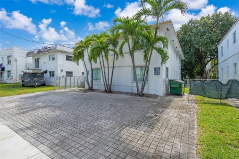Commercial property in Miami, Florida 260.41 sq.m. № 2090216 - photo 3