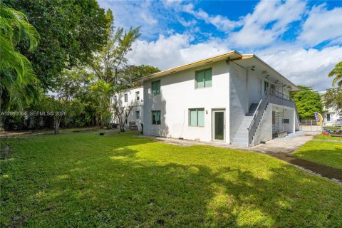 Commercial property in Miami, Florida 260.41 sq.m. № 2090216 - photo 15
