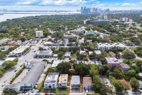 Commercial property in Miami, Florida 260.41 sq.m. № 2090216 - photo 18