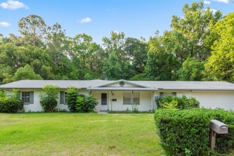 Снять в аренду виллу или дом в Гейнсвилл, Флорида 3 спальни, 211.54м2, № 1884877 - фото 1