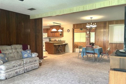 House in Wildwood, Florida 3 bedrooms, 136.01 sq.m. № 2138740 - photo 7