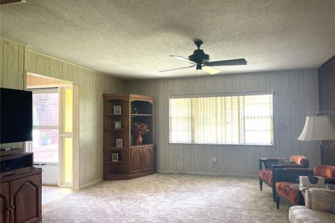 House in Wildwood, Florida 3 bedrooms, 136.01 sq.m. № 2138740 - photo 9