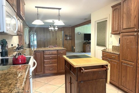 House in Wildwood, Florida 3 bedrooms, 136.01 sq.m. № 2138740 - photo 12