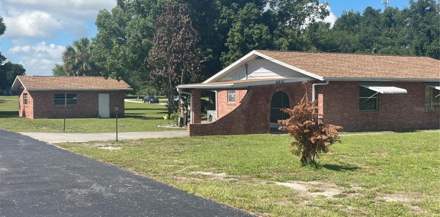 House in Wildwood, Florida 3 bedrooms, 136.01 sq.m. № 2138740
