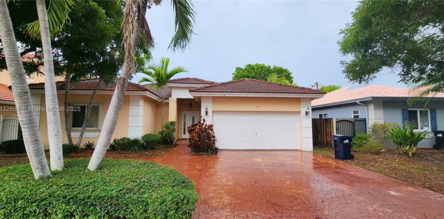 Villa ou maison à Miami, Floride 4 chambres, 170.85 m2 № 1811950