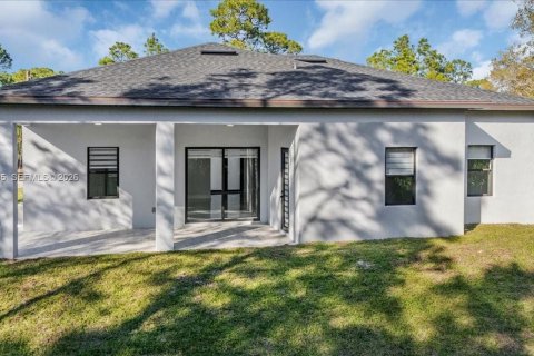 House in Lehigh Acres, Florida 3 bedrooms № 2059246 - photo 27