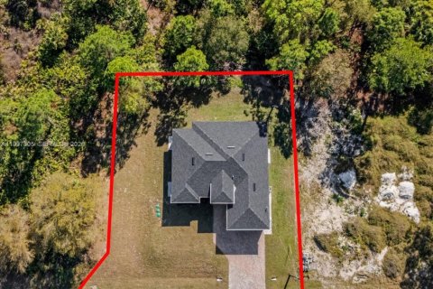 House in Lehigh Acres, Florida 3 bedrooms № 2059246 - photo 28