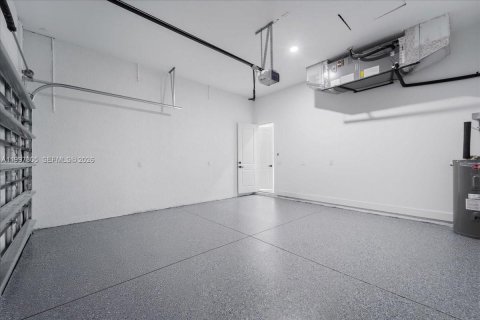 House in Lehigh Acres, Florida 3 bedrooms № 2059246 - photo 11