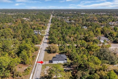 House in Lehigh Acres, Florida 3 bedrooms № 2059246 - photo 30