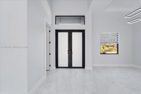 House in Lehigh Acres, Florida 3 bedrooms № 2059246 - photo 6