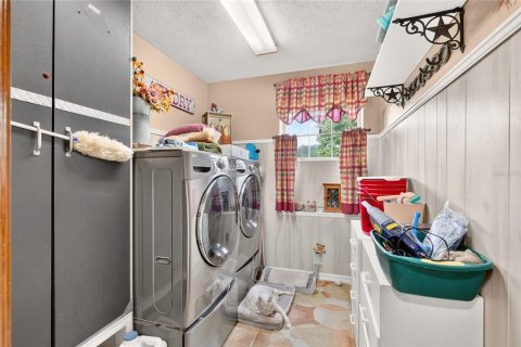 House in Ocala, Florida 3 bedrooms, 227.15 sq.m. № 2354315 - photo 27