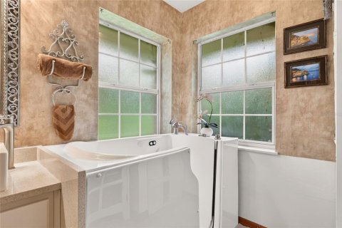 House in Ocala, Florida 3 bedrooms, 227.15 sq.m. № 2354315 - photo 24