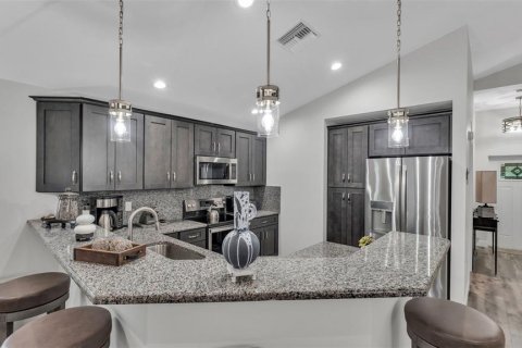 House in Lake Placid, Florida 3 bedrooms, 133.13 sq.m. № 1914575 - photo 9