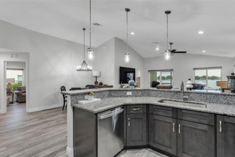 House in Lake Placid, Florida 3 bedrooms, 133.13 sq.m. № 1914575 - photo 10