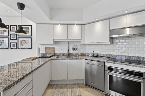 Condo in Aventura, Florida, 3 bedrooms  № 2022154 - photo 14