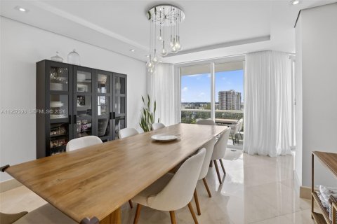 Condo in Aventura, Florida, 3 bedrooms  № 2022154 - photo 19