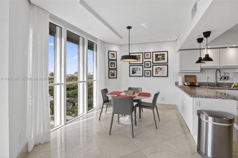 Condo in Aventura, Florida, 3 bedrooms  № 2022154 - photo 17