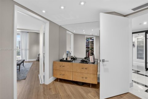 Condo in Aventura, Florida, 3 bedrooms  № 2022154 - photo 28