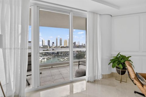 Condo in Aventura, Florida, 3 bedrooms  № 2022154 - photo 6