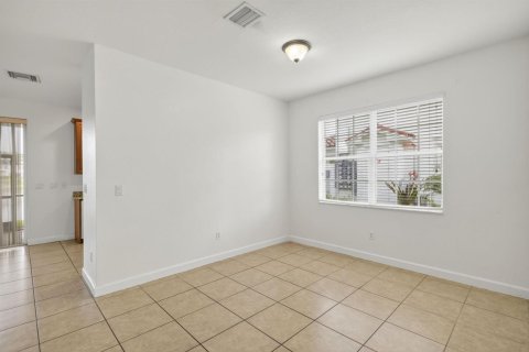 Townhouse in Naples, Florida 4 bedrooms, 160.54 sq.m. № 2179926 - photo 4