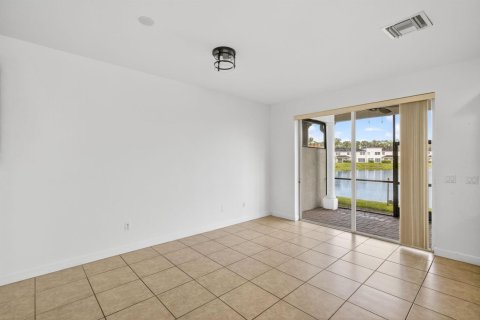 Townhouse in Naples, Florida 4 bedrooms, 160.54 sq.m. № 2179926 - photo 10