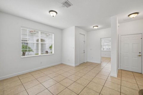 Townhouse in Naples, Florida 4 bedrooms, 160.54 sq.m. № 2179926 - photo 2