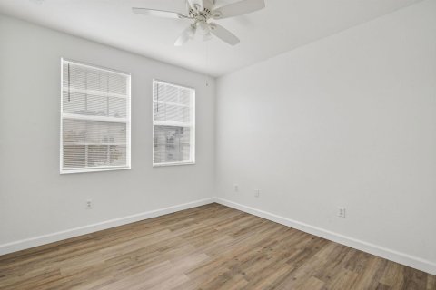 Townhouse in Naples, Florida 4 bedrooms, 160.54 sq.m. № 2179926 - photo 17